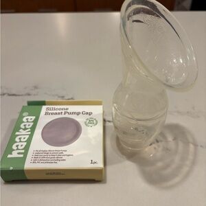 Haakaa Silicone Breast Pump with Cap
